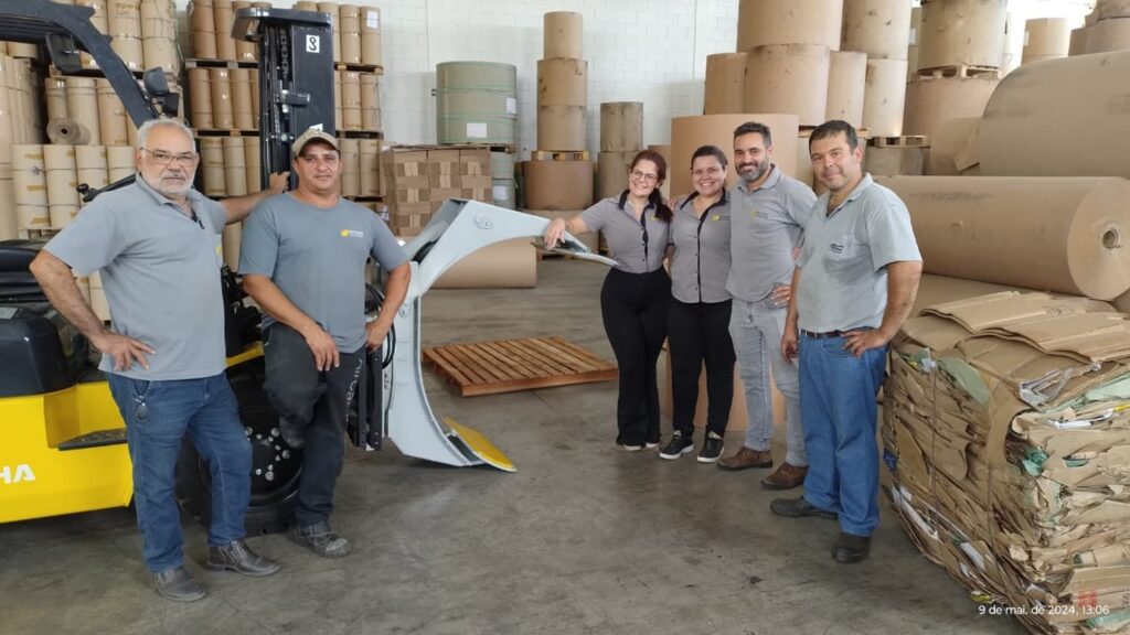 produzimos e entregamos a garra de bobina para a AIRCAMP, uma renomada empresa do ramo de papéis e papelão ondulado.