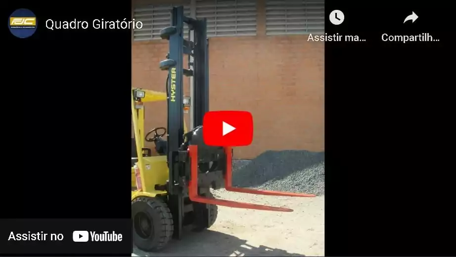 É um equipamento que proporciona rapidez e segurança no despejo de materiais. Utilizado para despejar caçambas com minérios, sucata, aparas, lixo industrial, cargas líquidas, cadinhos com metais líquidos, caixas com frutas, legumes ou cereais, peças fundidas e forjadas. Possui giro de 360° contínuos nos dois sentidos, opera com os garfos originais da empilhadeira e possibilita o travamento e fixação dos garfos em diversas posições.